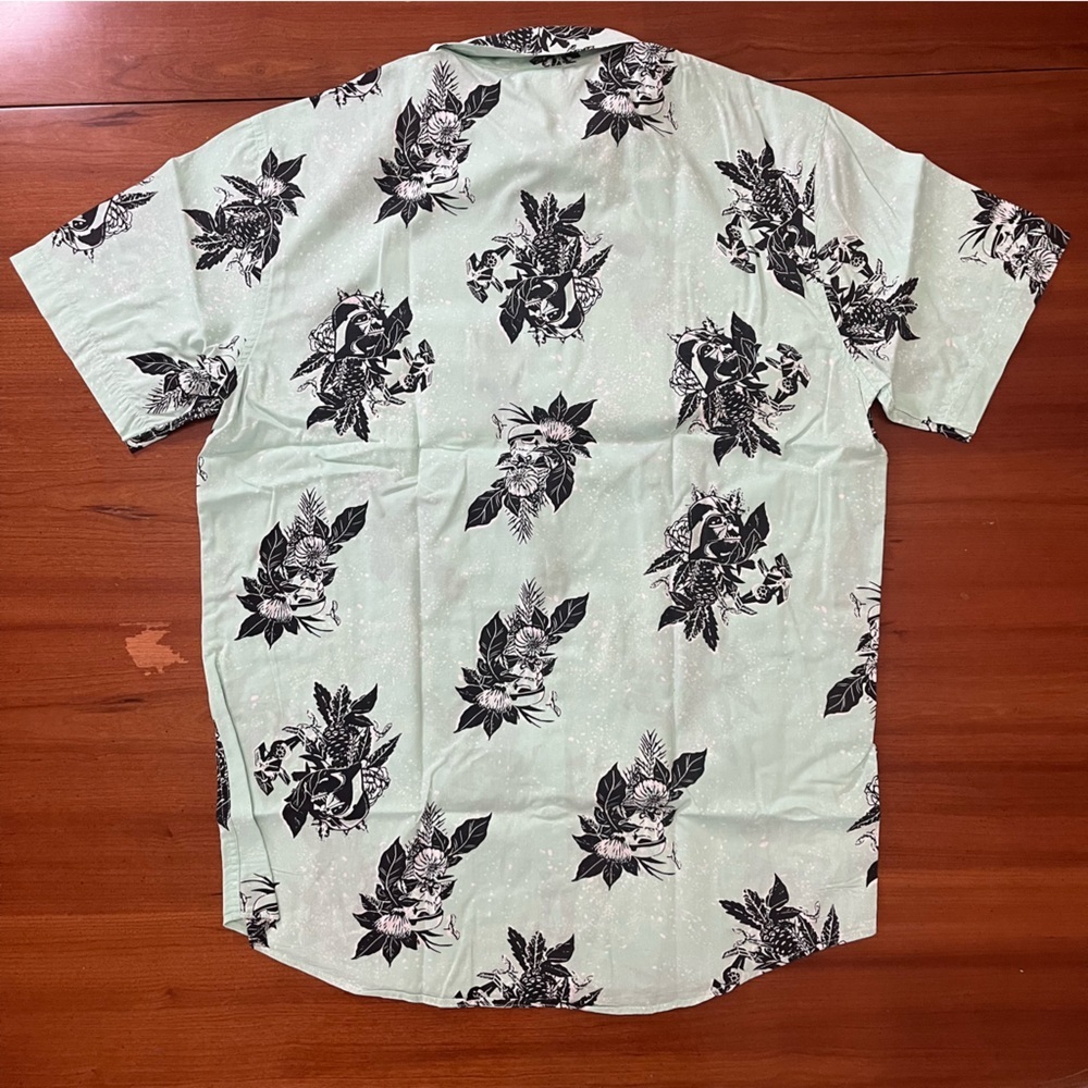 🌺🌴 Star Wars Mint Floral Tropical Stormtrooper Button-Down Shirt (M) - Picture 5 of 9